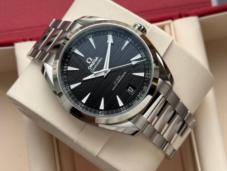 Omega Seamaster Aqua Terra 150M Co-Axial Master Chronometer 4